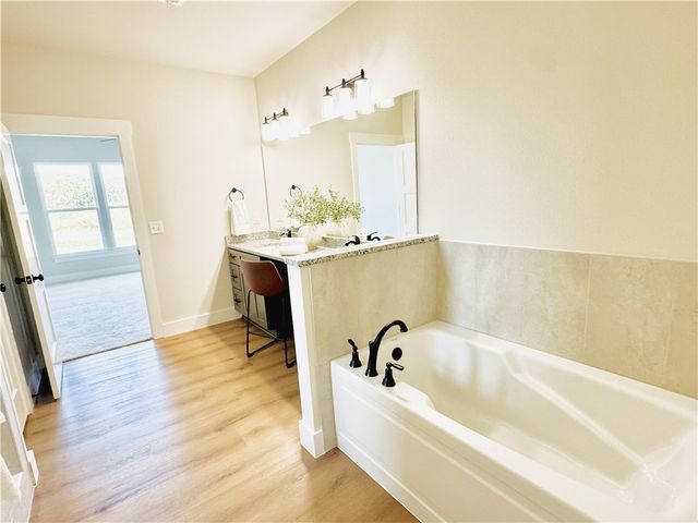 10101 Raindrop Lane, Gravette, AR 72736