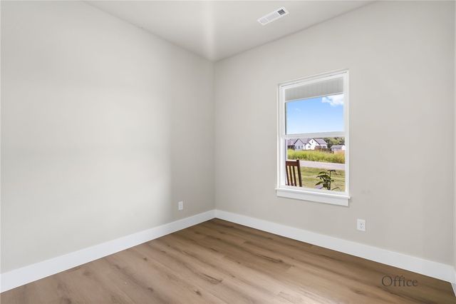 10101 Raindrop Lane, Gravette, AR 72736