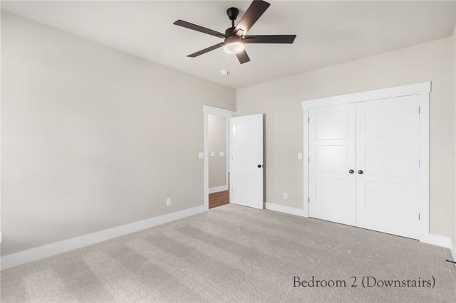 10101 Raindrop Lane, Gravette, AR 72736