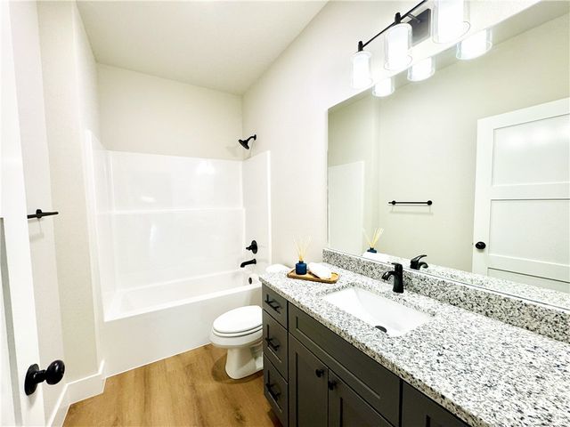 10101 Raindrop Lane, Gravette, AR 72736