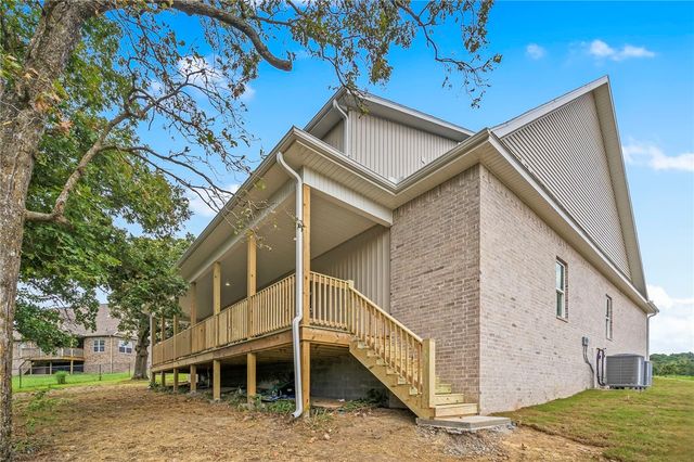 10101 Raindrop Lane, Gravette, AR 72736