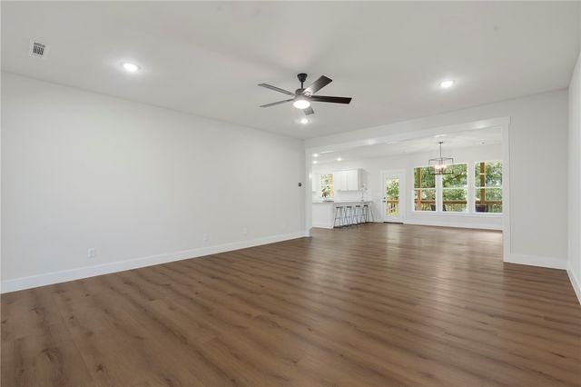 10101 Raindrop Lane, Gravette, AR 72736