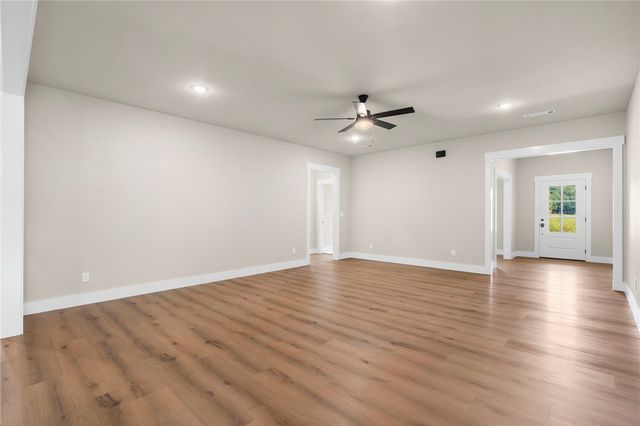 10101 Raindrop Lane, Gravette, AR 72736