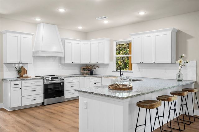 10101 Raindrop Lane, Gravette, AR 72736