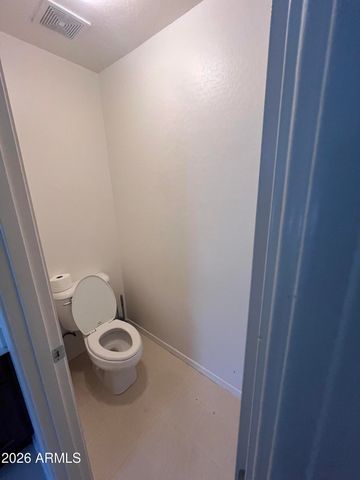 8214 W FLORENCE Avenue, Phoenix, AZ 85043