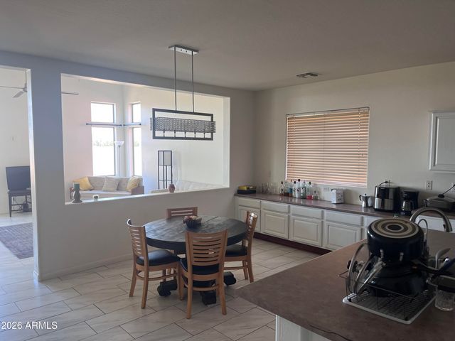 8214 W FLORENCE Avenue, Phoenix, AZ 85043