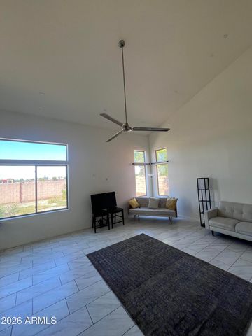 8214 W FLORENCE Avenue, Phoenix, AZ 85043