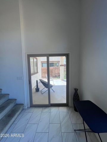 8214 W FLORENCE Avenue, Phoenix, AZ 85043