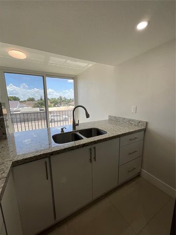 9441 SW 4th St 214, Miami, FL 33174