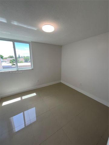 9441 SW 4th St 214, Miami, FL 33174