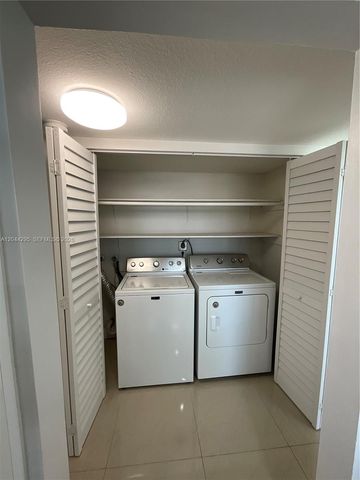 9441 SW 4th St 214, Miami, FL 33174