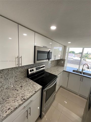 9441 SW 4th St 214, Miami, FL 33174