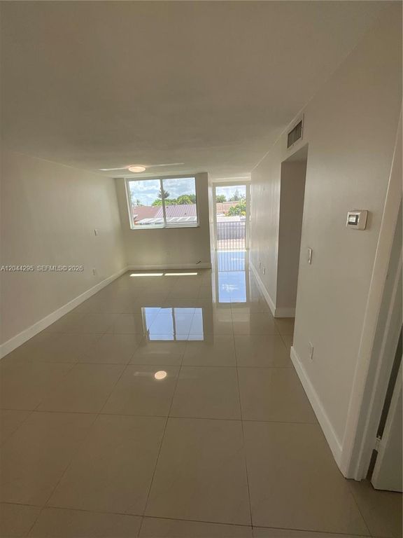 9441 SW 4th St 214, Miami, FL 33174