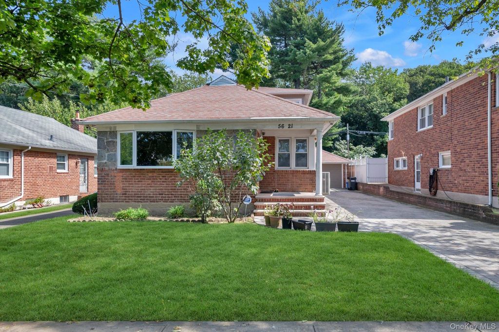 56-21 E Hampton Boulevard, Bayside, NY 11364 — photo 2