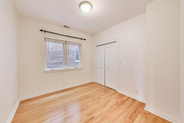 5924 N Milwaukee Avenue 2, Chicago, IL 60646