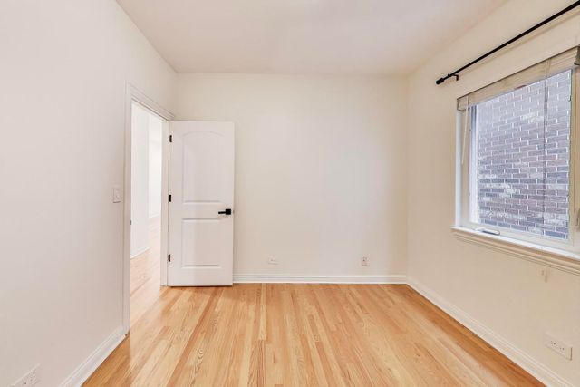 5924 N Milwaukee Avenue 2, Chicago, IL 60646