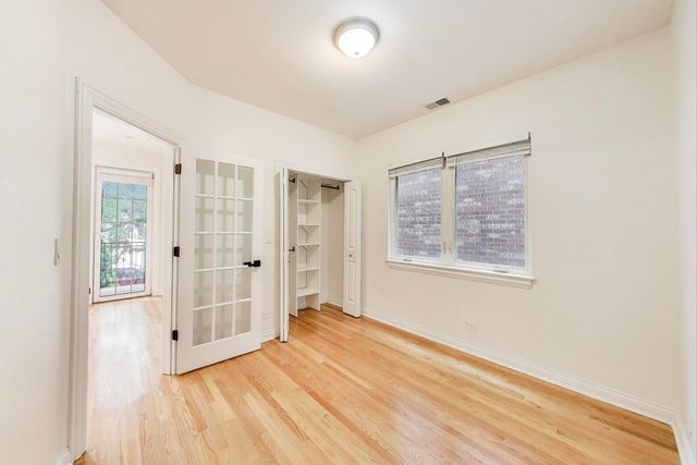 5924 N Milwaukee Avenue 2, Chicago, IL 60646