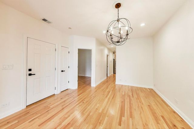 5924 N Milwaukee Avenue 2, Chicago, IL 60646