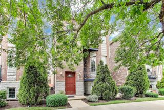 5924 N Milwaukee Avenue 2, Chicago, IL 60646