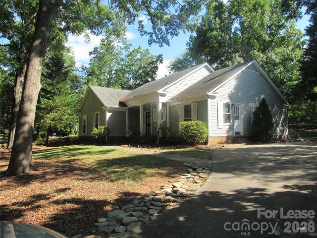 9024 Gamesford Drive, Charlotte, NC 28277