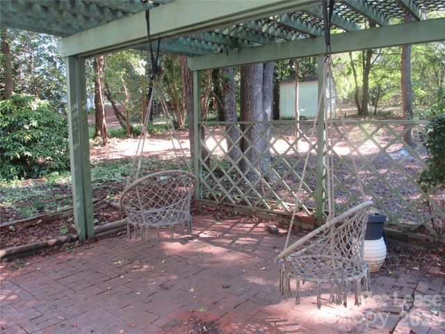 9024 Gamesford Drive, Charlotte, NC 28277