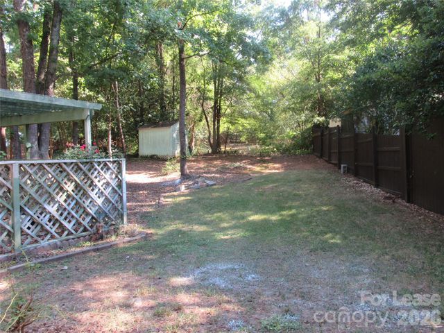9024 Gamesford Drive, Charlotte, NC 28277
