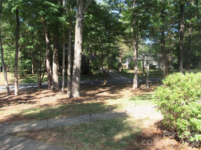 9024 Gamesford Drive, Charlotte, NC 28277