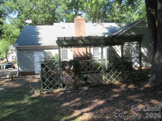 9024 Gamesford Drive, Charlotte, NC 28277