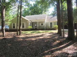 9024 Gamesford Drive, Charlotte, NC 28277