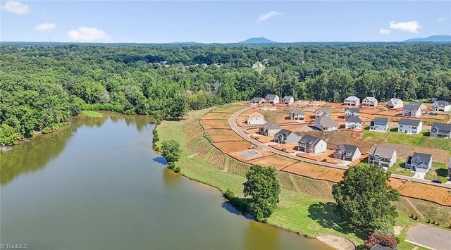 4592 Hanes Lake Drive, Winston-salem, NC 27106