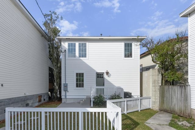 30 H Street, Charleston, SC 29403
