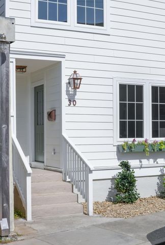 30 H Street, Charleston, SC 29403