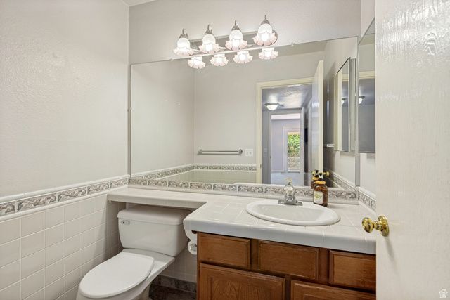 11878 S HIDDEN VALLEY DR, Sandy, UT 84094