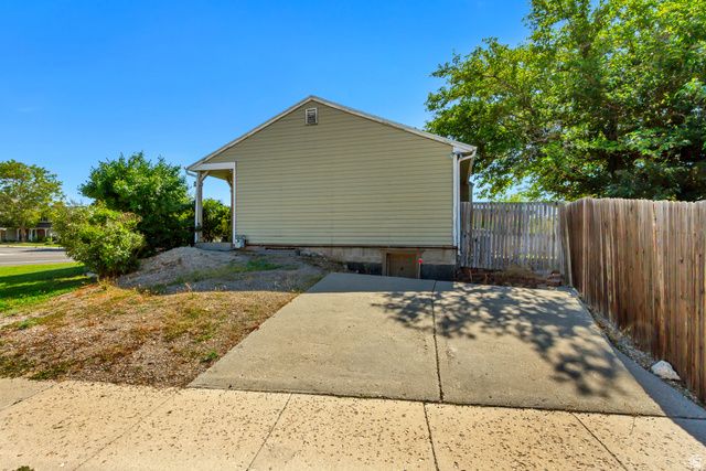 11878 S HIDDEN VALLEY DR, Sandy, UT 84094