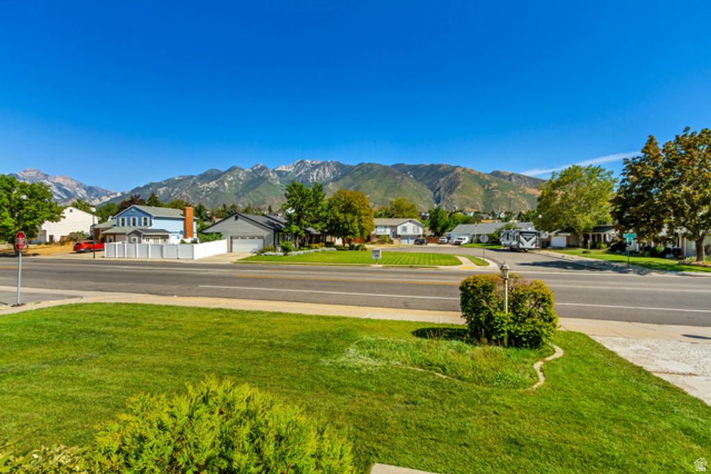 11878 S HIDDEN VALLEY DR, Sandy, UT 84094 — photo 2