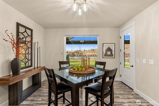 5060 Basin View Drive, Rock Island, WA 98850