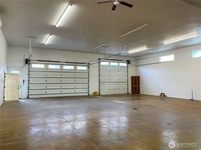 5060 Basin View Drive, Rock Island, WA 98850