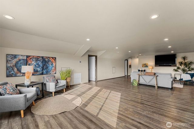 5060 Basin View Drive, Rock Island, WA 98850