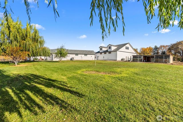 5060 Basin View Drive, Rock Island, WA 98850