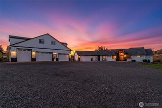 5060 Basin View Drive, Rock Island, WA 98850