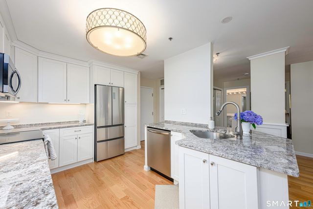 49 Rose Street 208, Branford, CT 06405