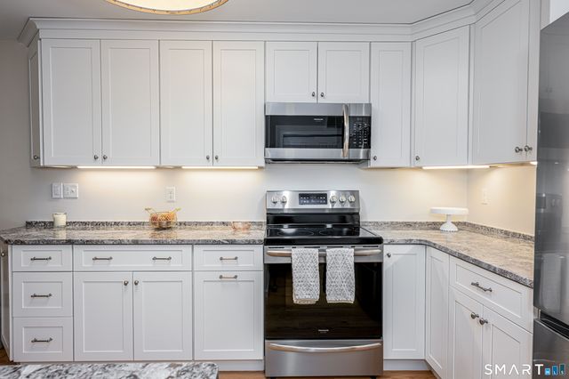 49 Rose Street 208, Branford, CT 06405