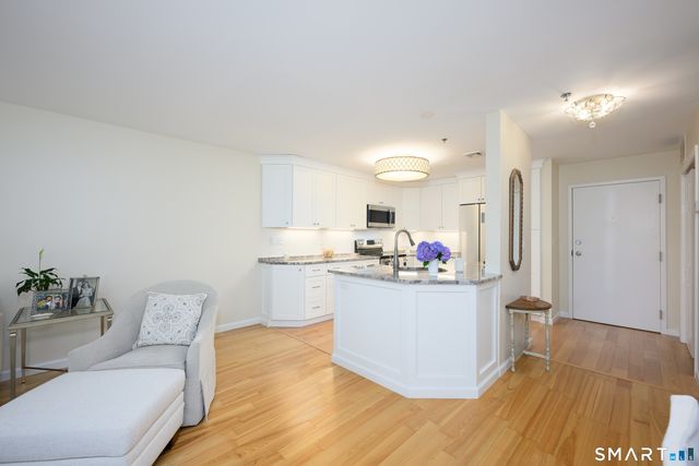 49 Rose Street 208, Branford, CT 06405