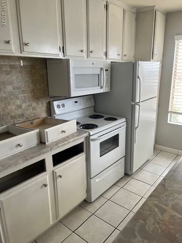 870 Avenue B Avenue 205, Boulder City, NV 89005