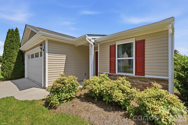 757 Willow Creek Drive, Gastonia, NC 28054