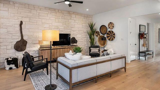 213 Amber Oak LN, Georgetown, TX 78628