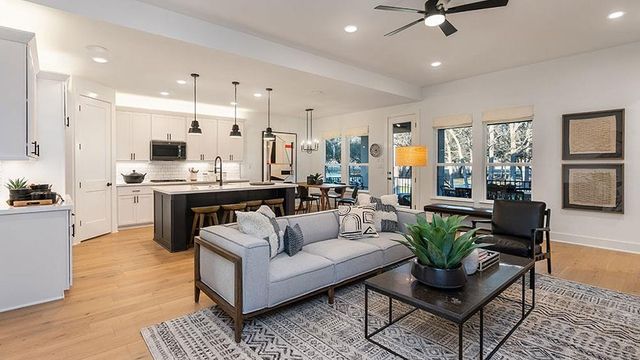 213 Amber Oak LN, Georgetown, TX 78628