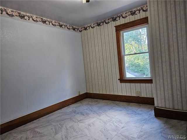 1870 South Avenue, Niagara Falls, NY 14305