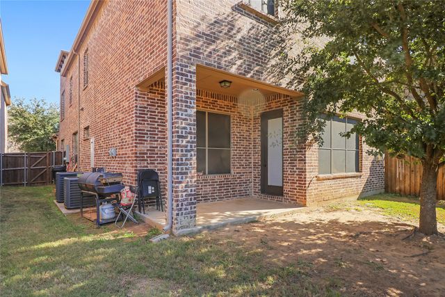 3813 S Brookridge Court, Bedford, TX 76021