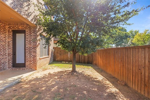3813 S Brookridge Court, Bedford, TX 76021